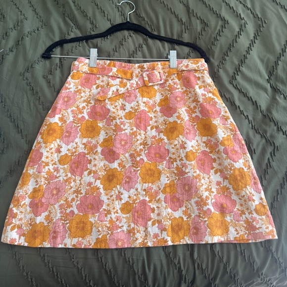 NWOT Floral A-Line Mini Skirt – Size 4 (US) - Picture 4 of 6